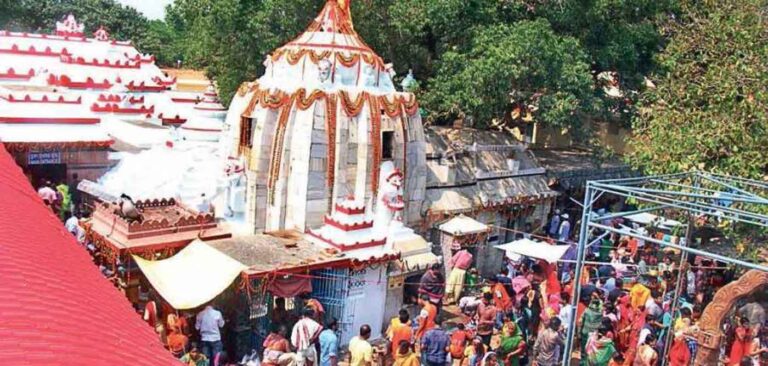 ଲୋକନାଥ ମନ୍ଦିର ଭିତରେ ମହିଳାଙ୍କ ବେକରୁ ସୁନା ଚେନ୍ ଲୁଟ୍