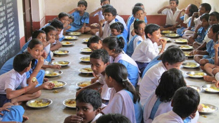 ଏପ୍ରିଲ୍‌ରୁ ସ୍କୁଲରେ ପୁଣି ଆରମ୍ଭ ହେବ ମଧ୍ୟାହ୍ନ ଭୋଜନ
