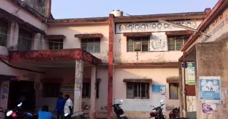 ମଦ କାଉଣ୍ଟର ନିକଟରେ  ଗୁଳିମାଡ଼