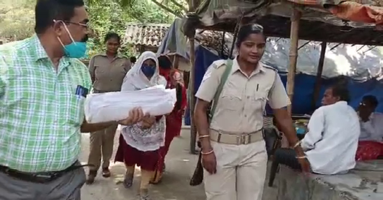 ଚାନ୍ଦବାଲି କୋର୍ଟରେ ହାଜର ହେଲେ ଶର୍ମିଷ୍ଠା